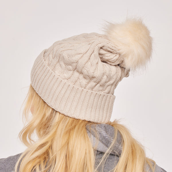 Chapeau Pom Pom tricoté par câble pour adulte avec doublure en fausse fourrure
